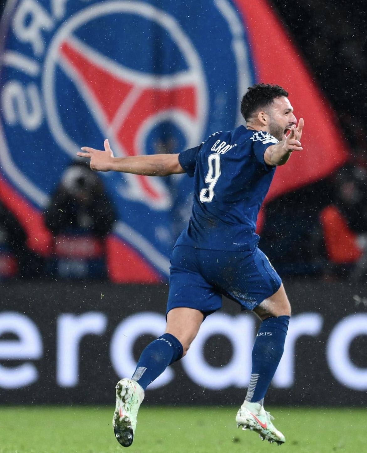 AYX中国官网费德勒在巴黎圣日耳曼比赛中反败为胜，刷新纪录引发热议！的简单介绍