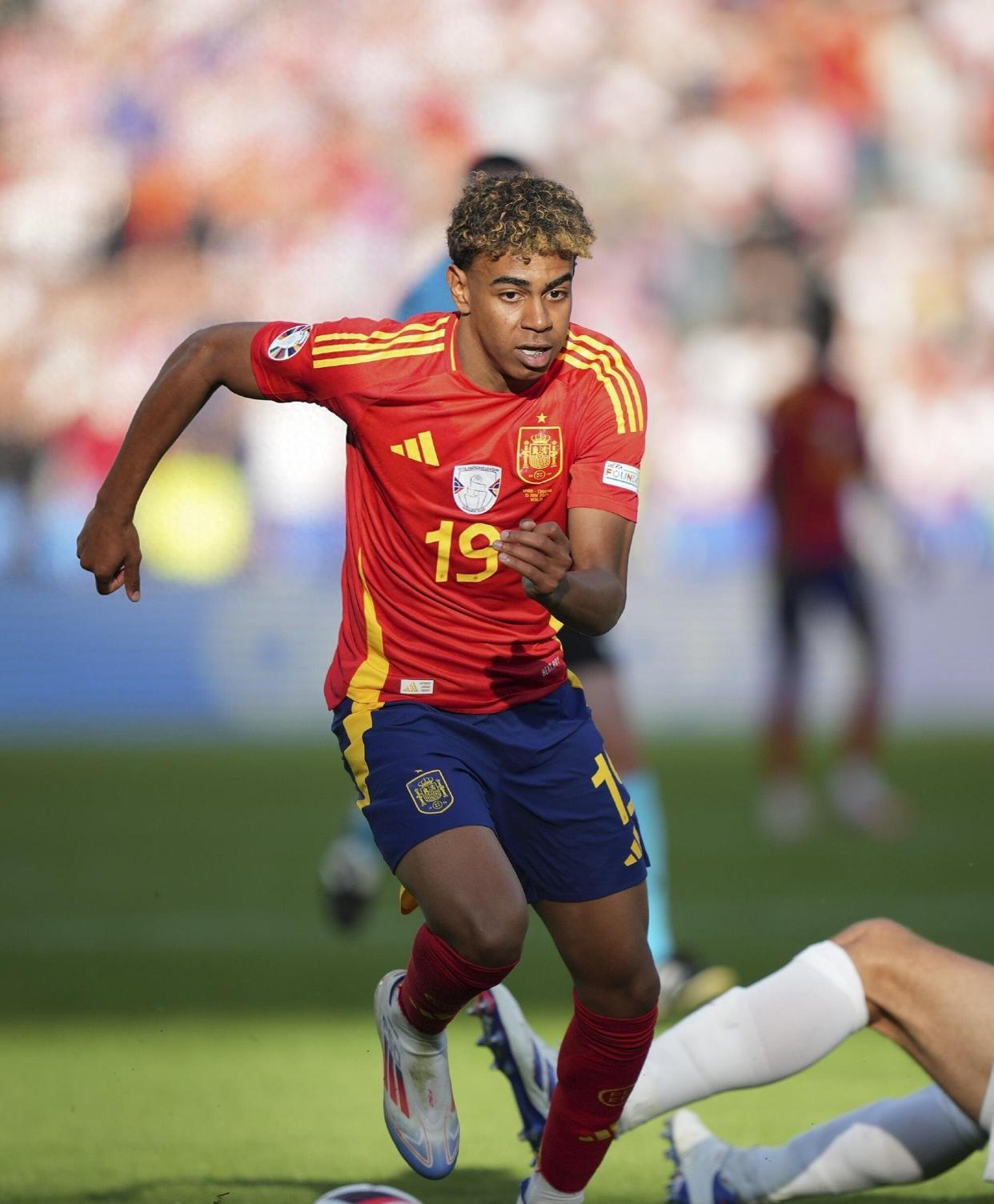 AYX中国官网关于赛地聚焦：法国杯国际比赛日热度飙升，纽约尼克斯临场应变，质疑声仍在，控场能力受关注的信息